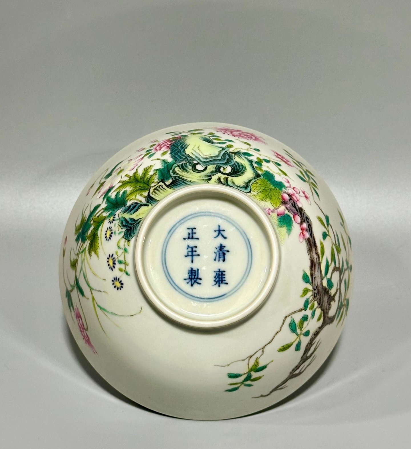 Qing Dynasty Yongzheng this is pastel flower-flowered wealth bowl