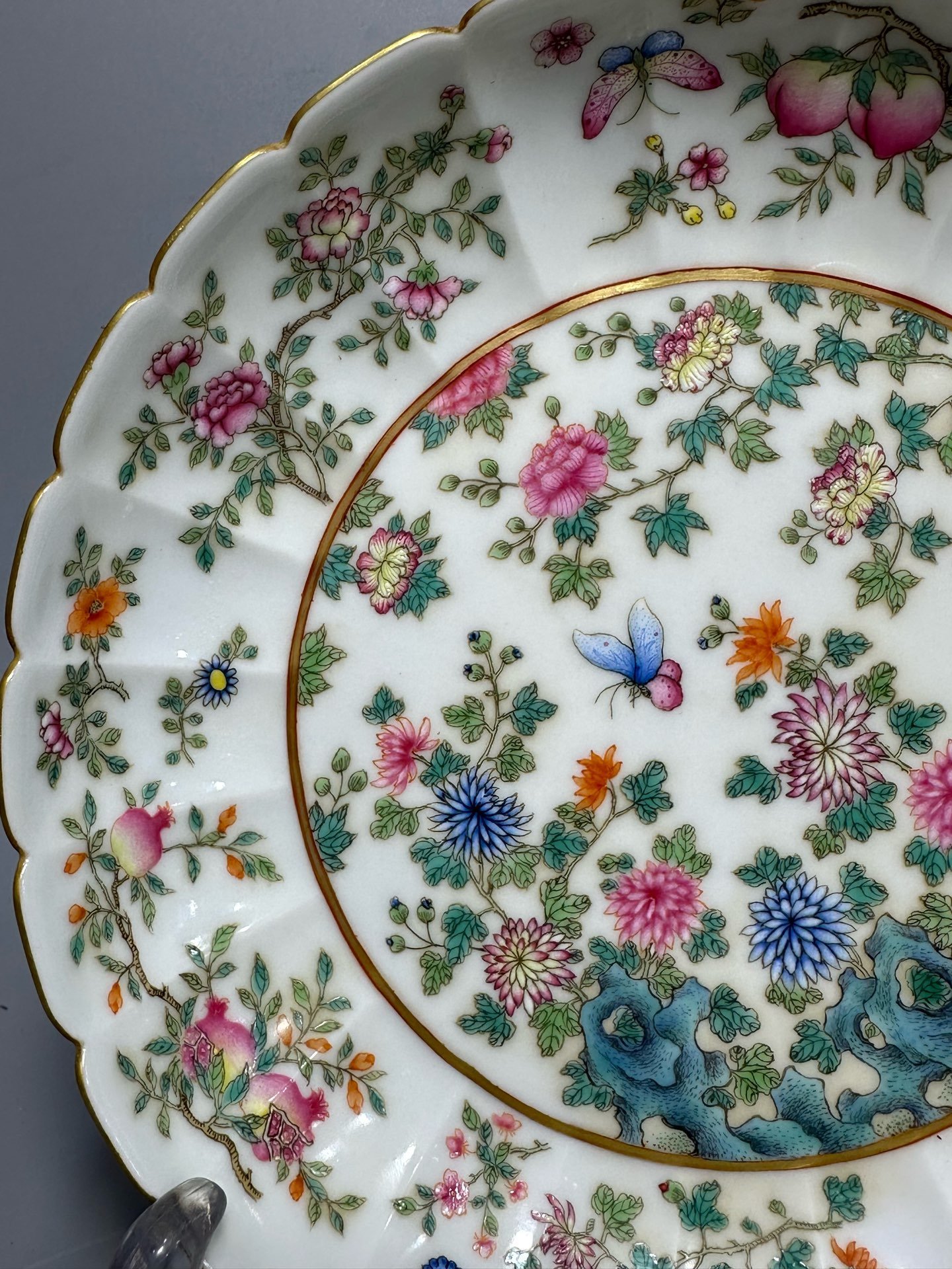 Qing Dynasty Yongzheng pink-colored butterfly plate