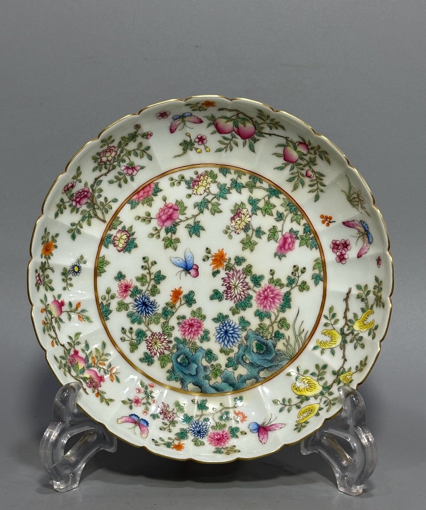 Qing Dynasty Yongzheng pink-colored butterfly plate