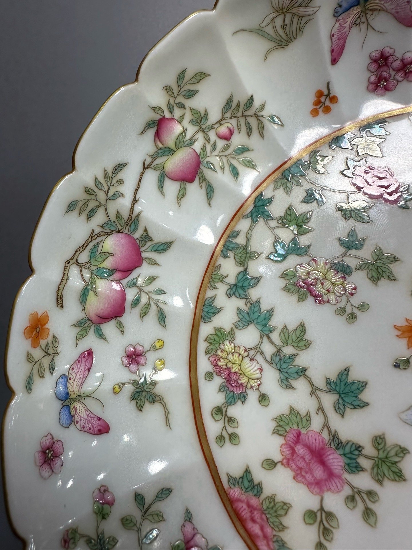 Qing Dynasty Yongzheng pink-colored butterfly plate