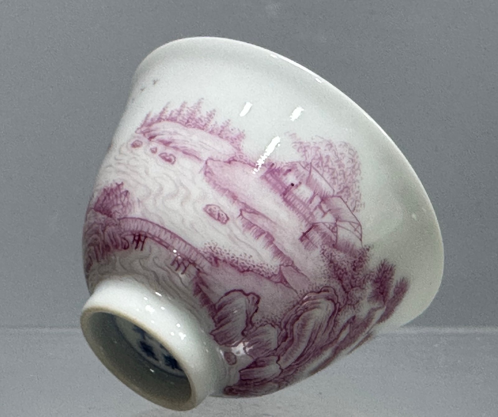 Qing Dynasty Yongzheng carmine red landscape cup