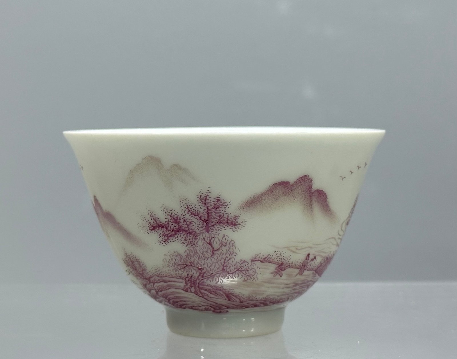Qing Dynasty Yongzheng carmine red landscape cup