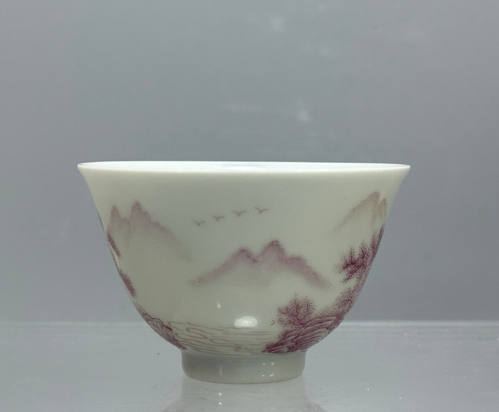 Qing Dynasty Yongzheng carmine red landscape cup