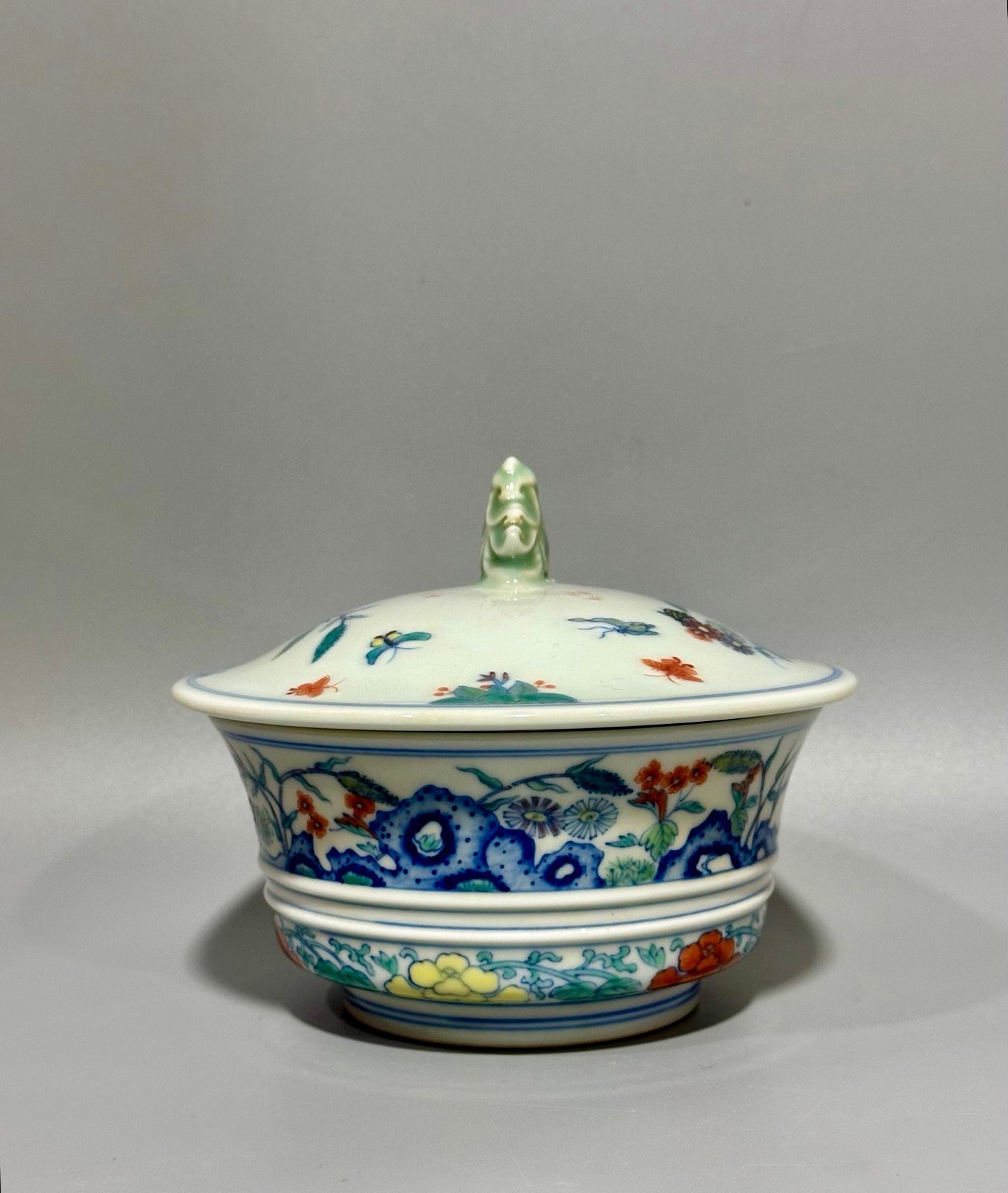 Qing Dynasty Yongzheng this blue and white flower bowl