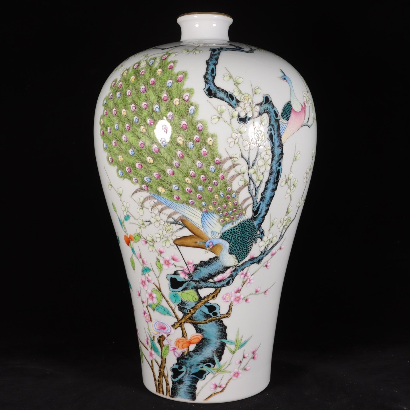 Qing Dynasty Yongzheng this pastel plum vase