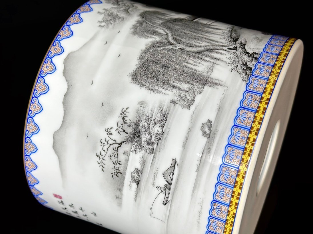 Qing Dynasty Yongzheng with and gold rim ink color landscape and poem pen holder