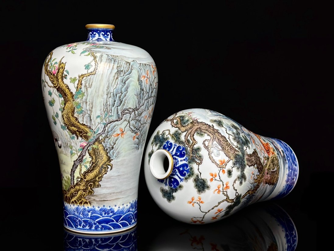 Qing Dynasty Yongzheng blue and white with gold rim deer and crane in spring plum vase
