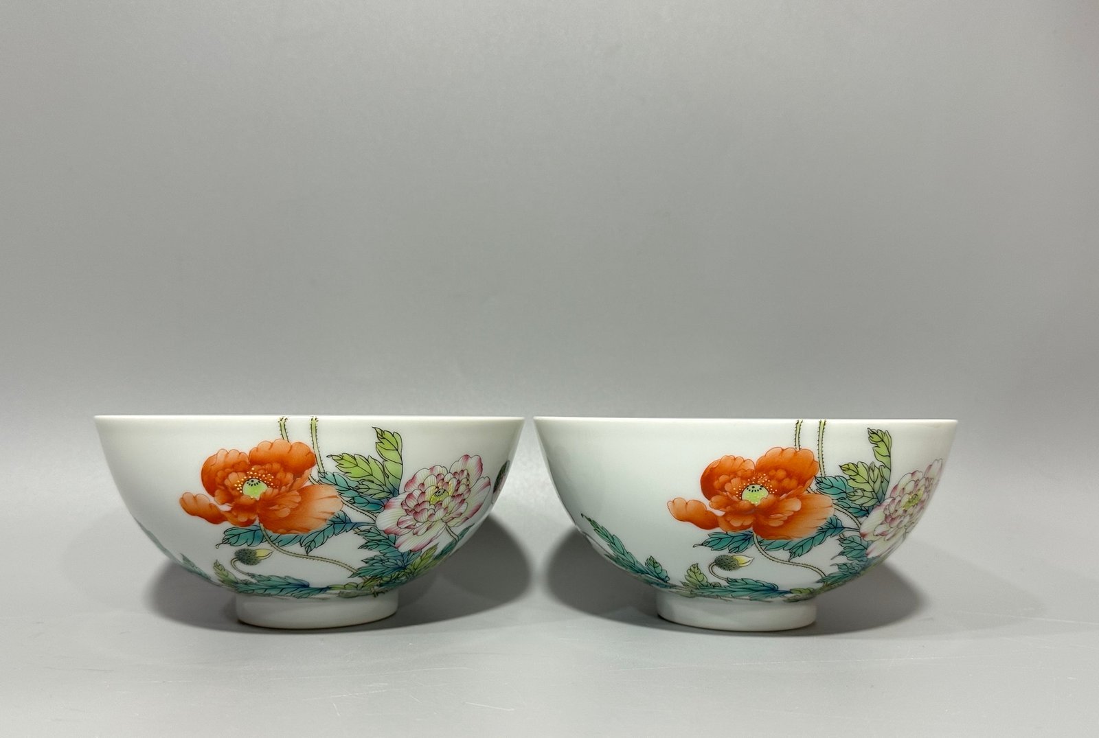 Qin Dynasty Yongzheng an enamel flower wall bowl