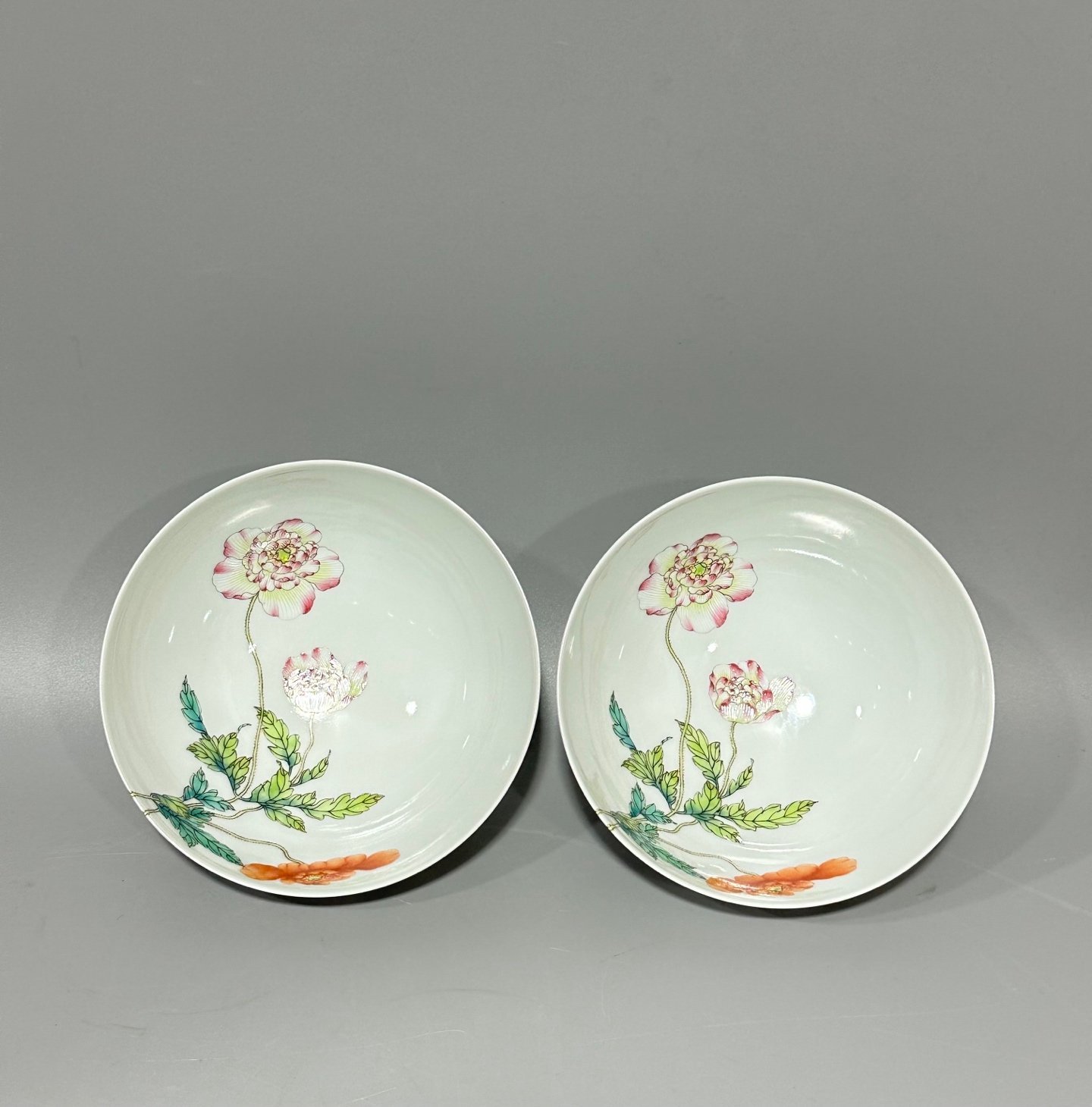 Qin Dynasty Yongzheng an enamel flower wall bowl