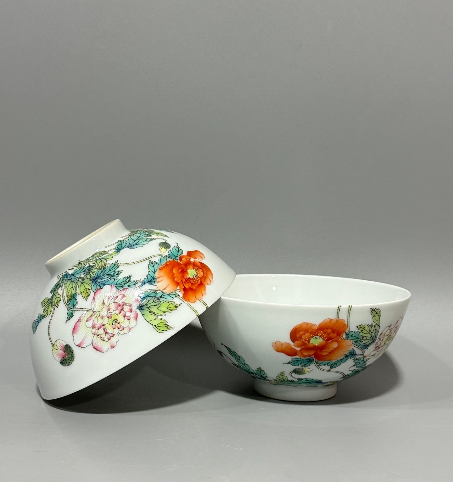 Qin Dynasty Yongzheng an enamel flower wall bowl
