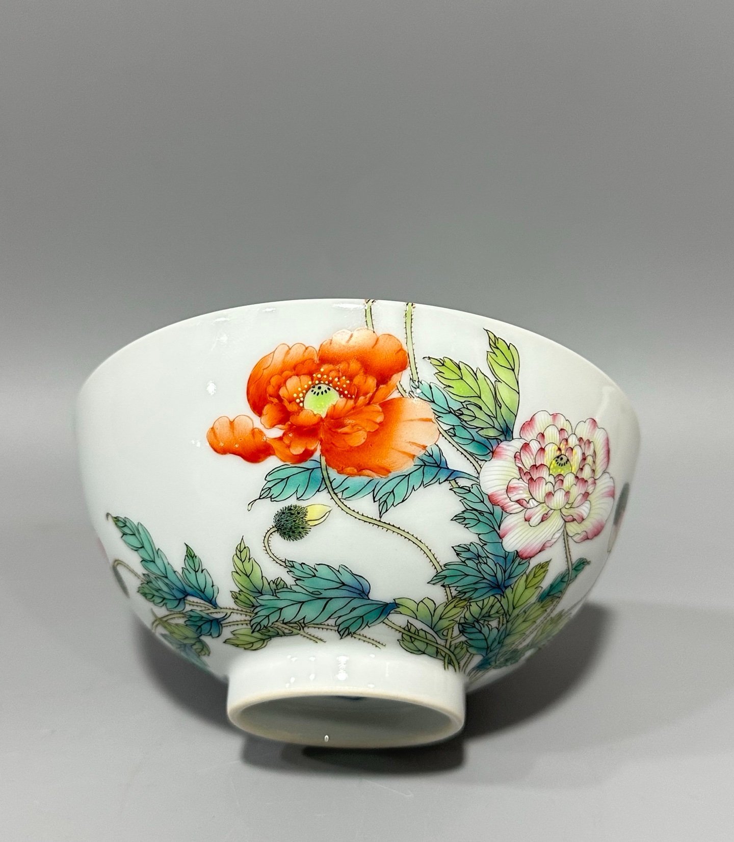 Qin Dynasty Yongzheng an enamel flower wall bowl