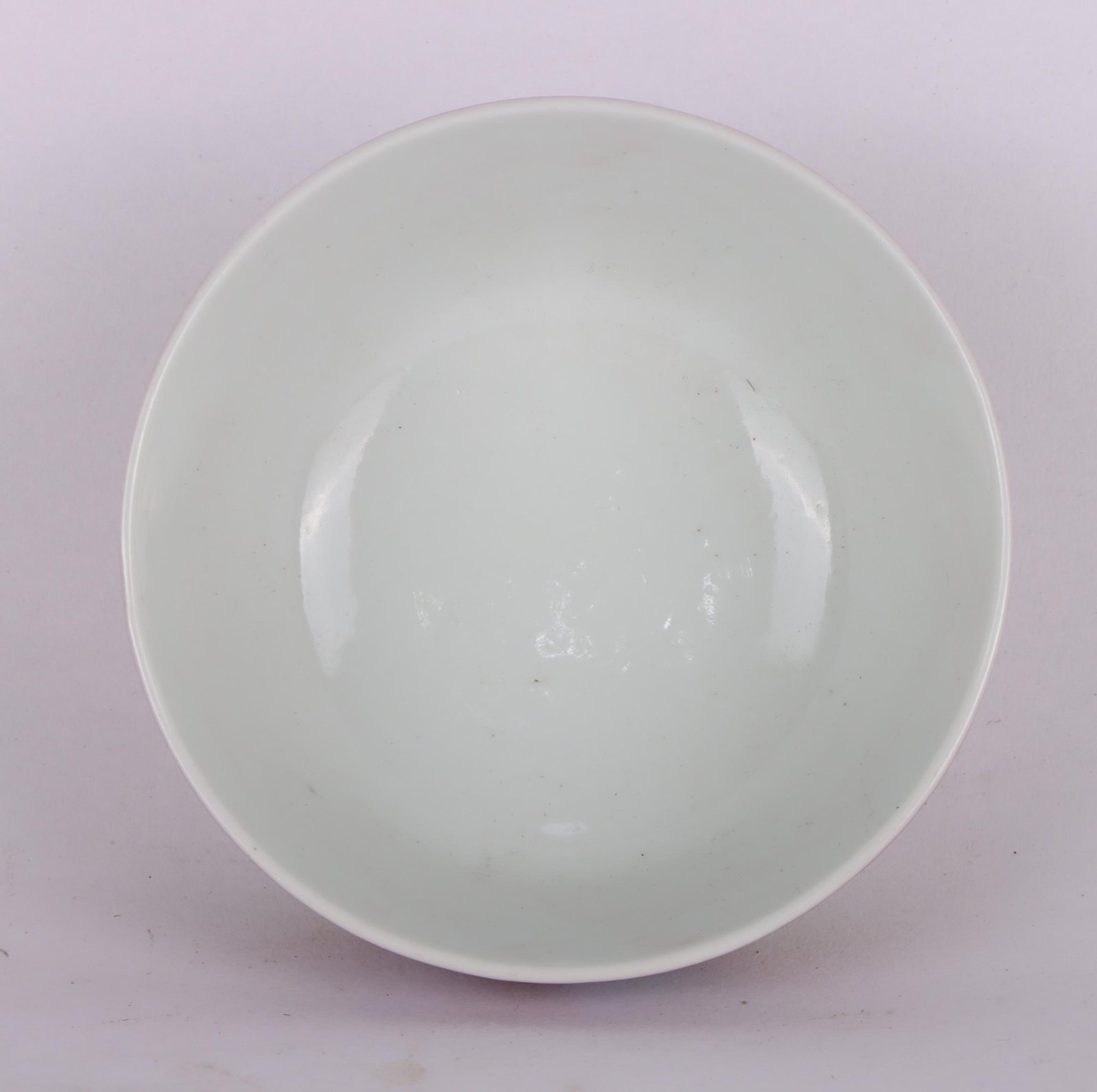 Qing Dynasty Kangxi Imperial Pastel Red Ground Flower Reunion Bowl