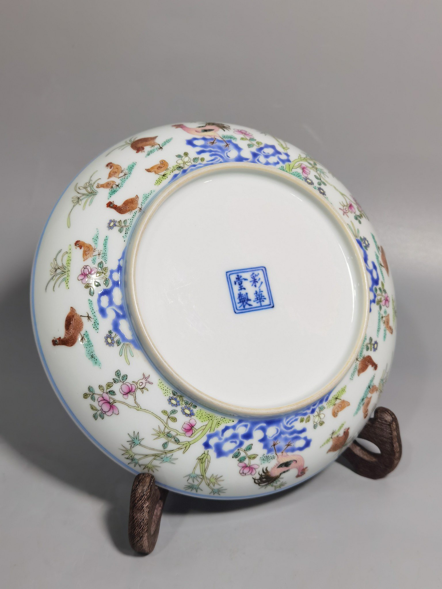 Song Dynasty Cai Xiang pair of pastel family portrait plates