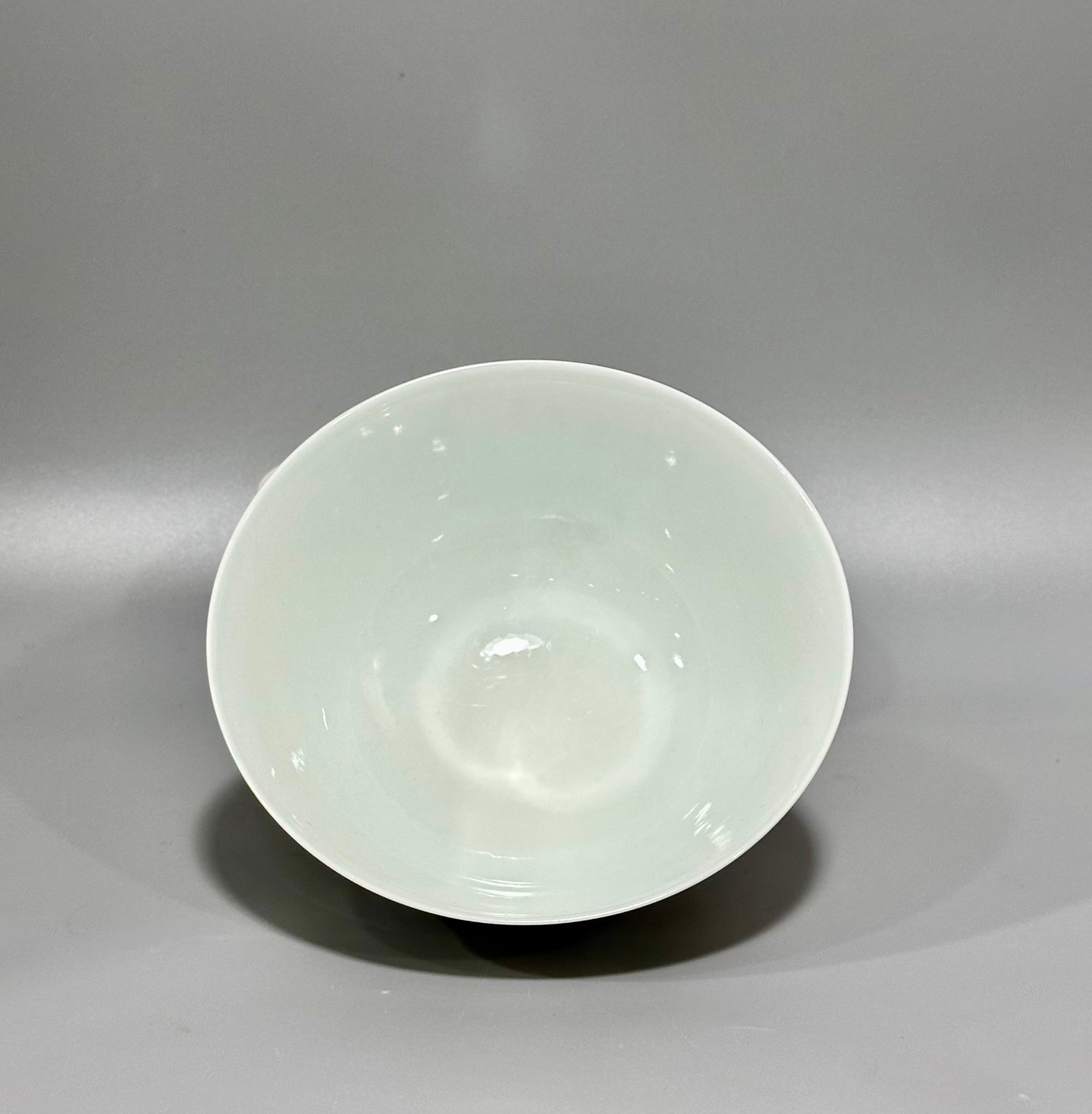 Qing Dynasty Yongzheng the Falangcai flower-patterned bowl