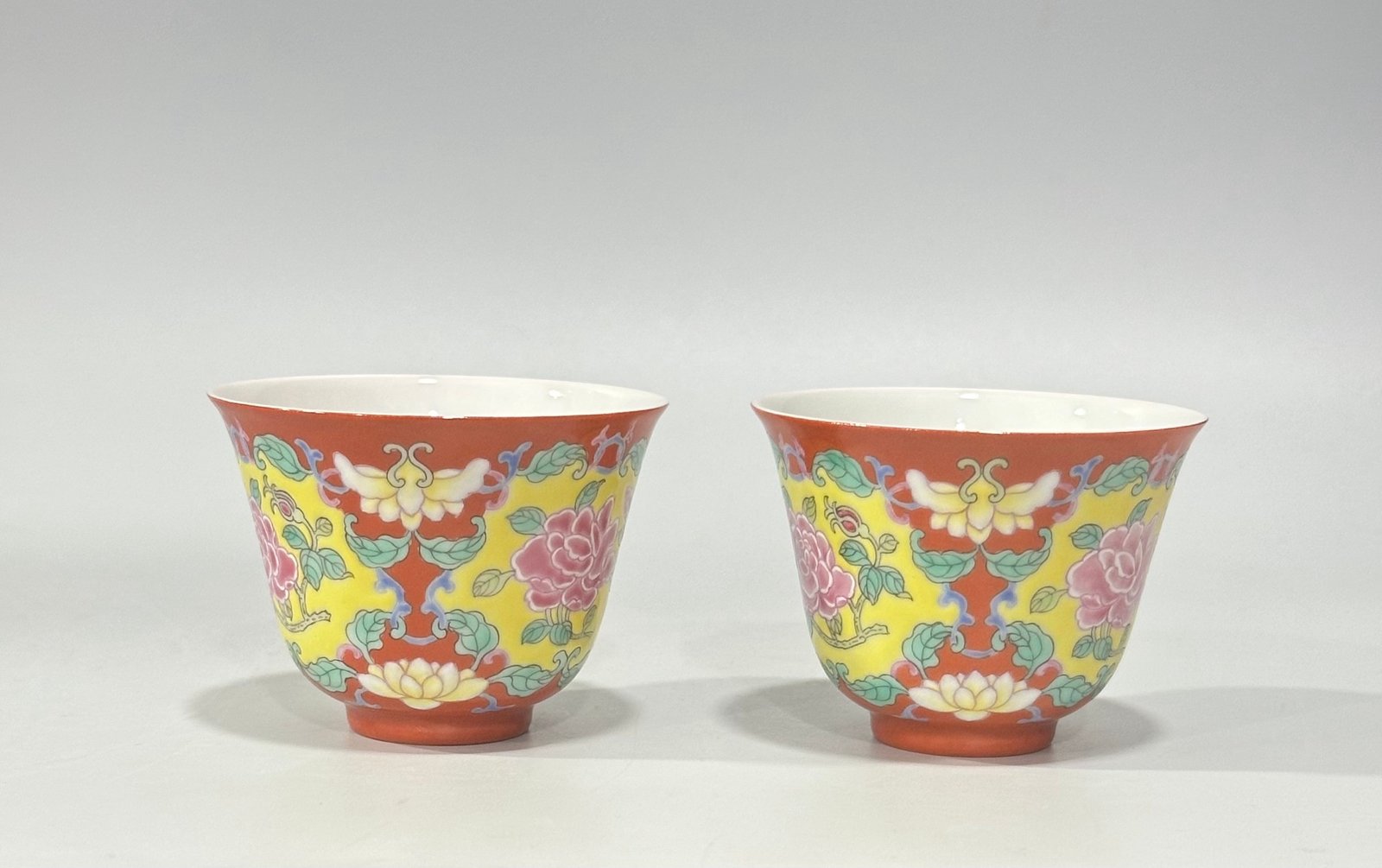 Qing Dynasty Daoguang angcai coral red cup
