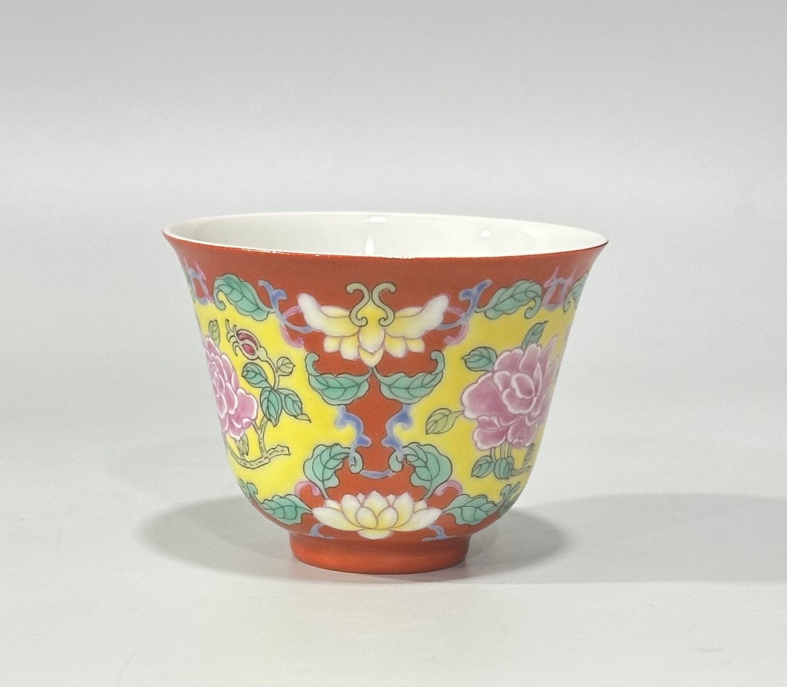 Qing Dynasty Daoguang angcai coral red cup