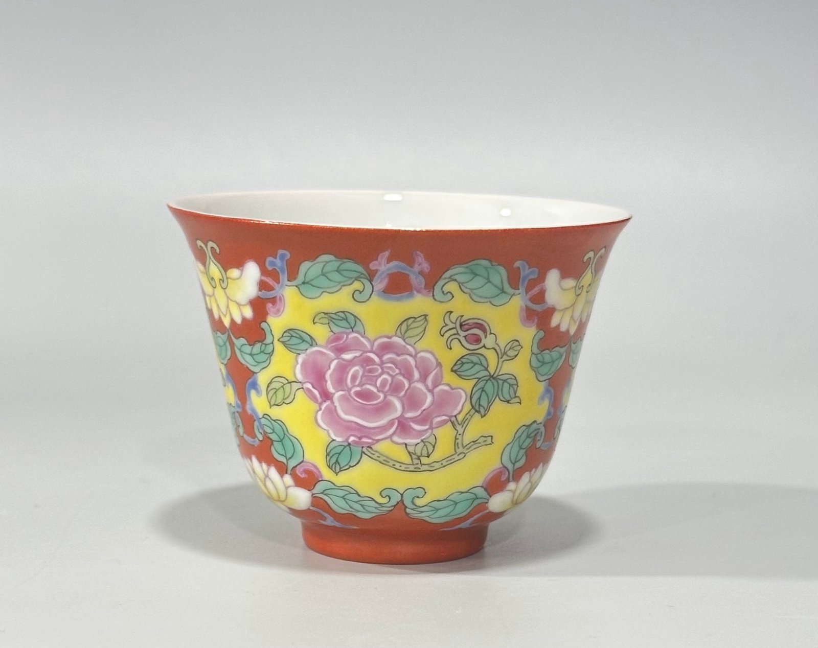Qing Dynasty Daoguang angcai coral red cup