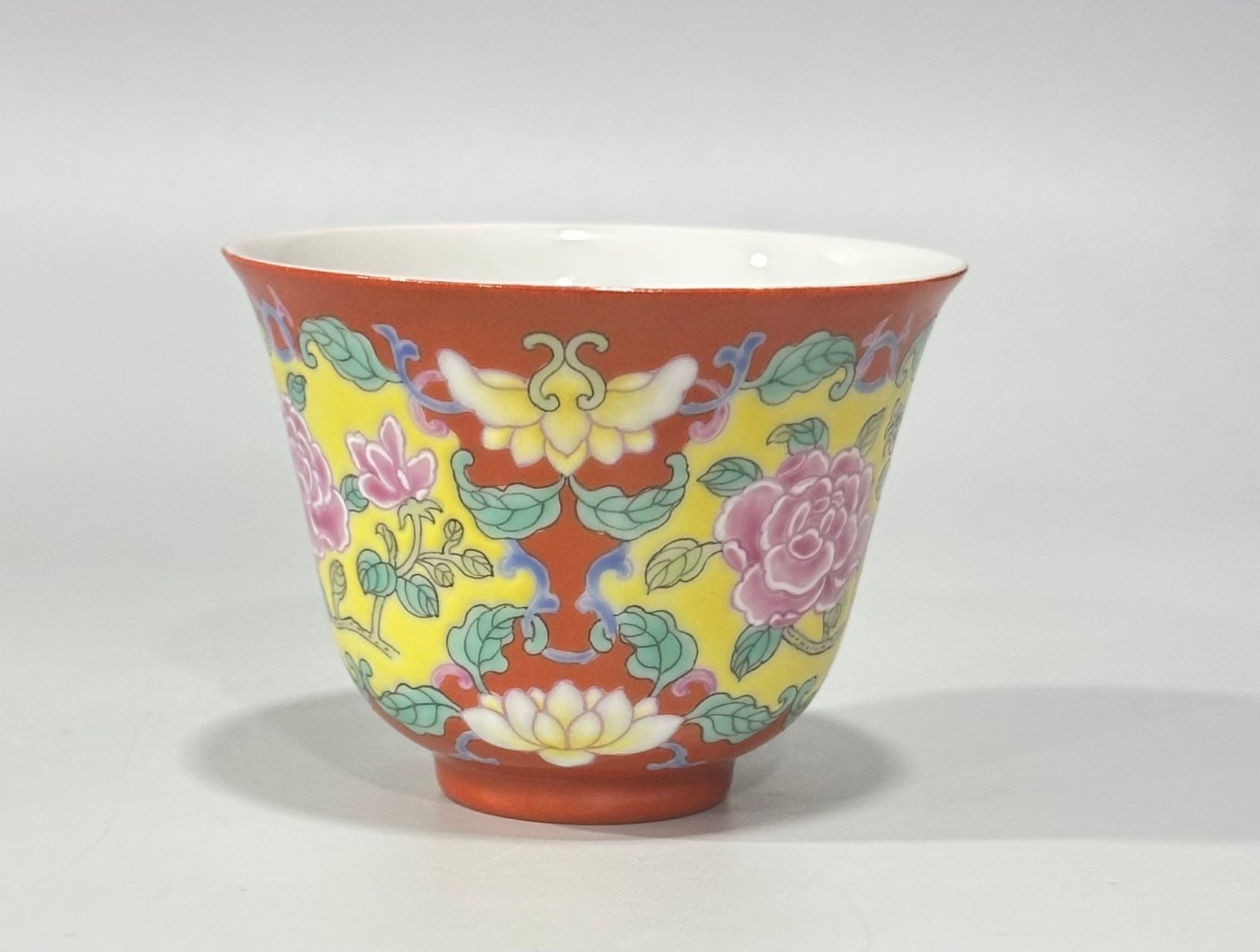Qing Dynasty Daoguang angcai coral red cup