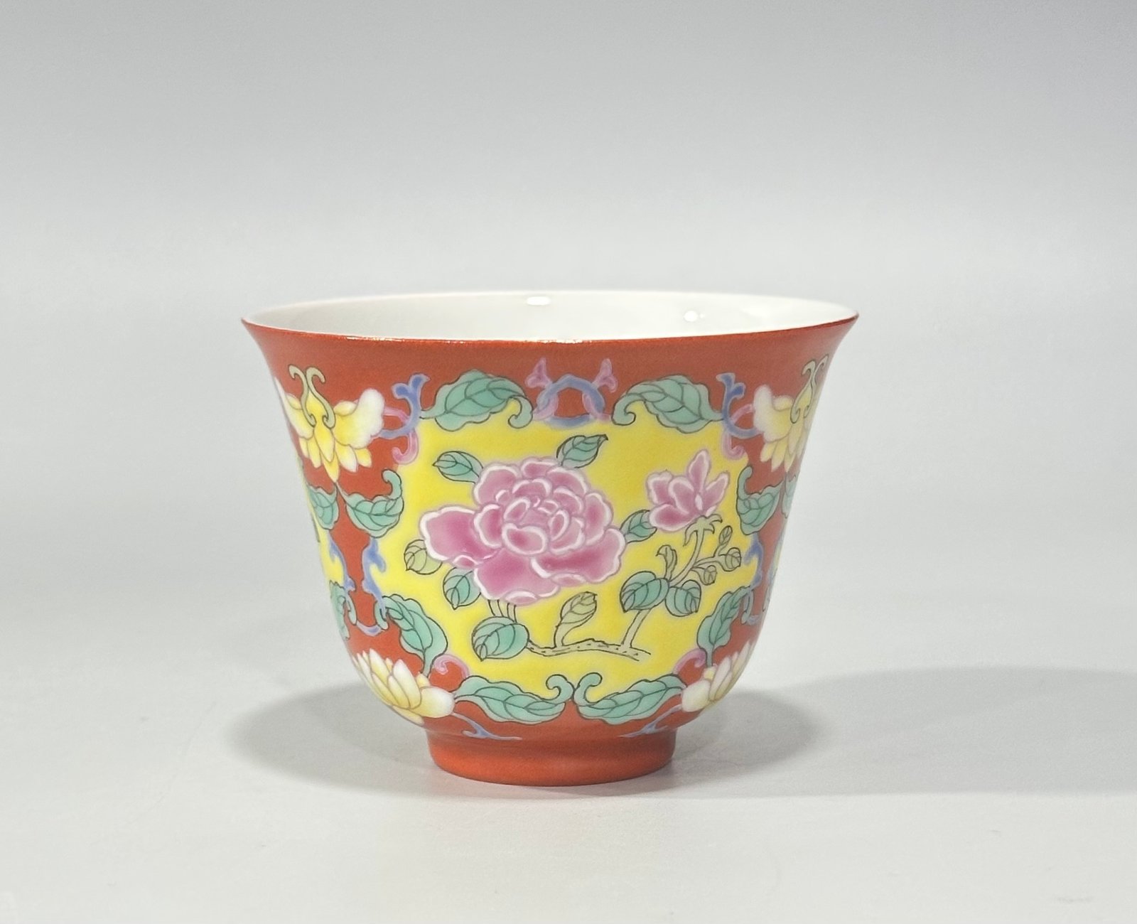 Qing Dynasty Daoguang angcai coral red cup