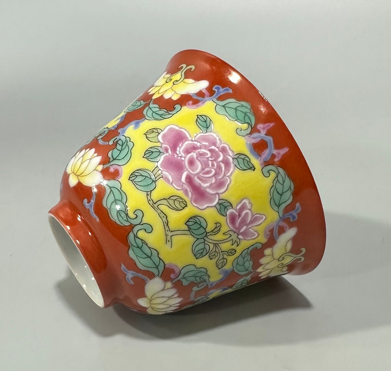 Qing Dynasty Daoguang angcai coral red cup