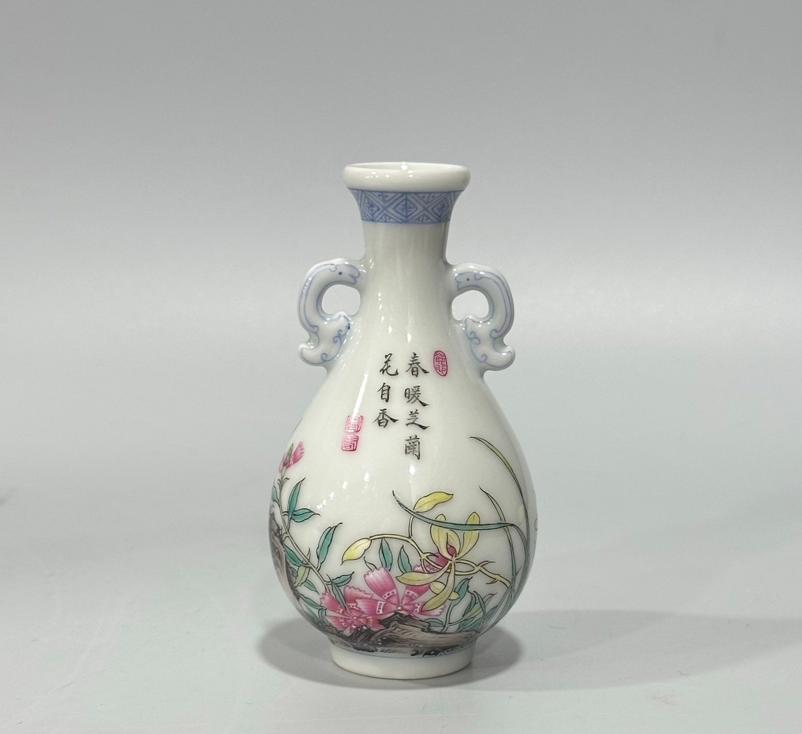 Qing Dynasty Qianlong enamel color Zhilan poetry amphorae