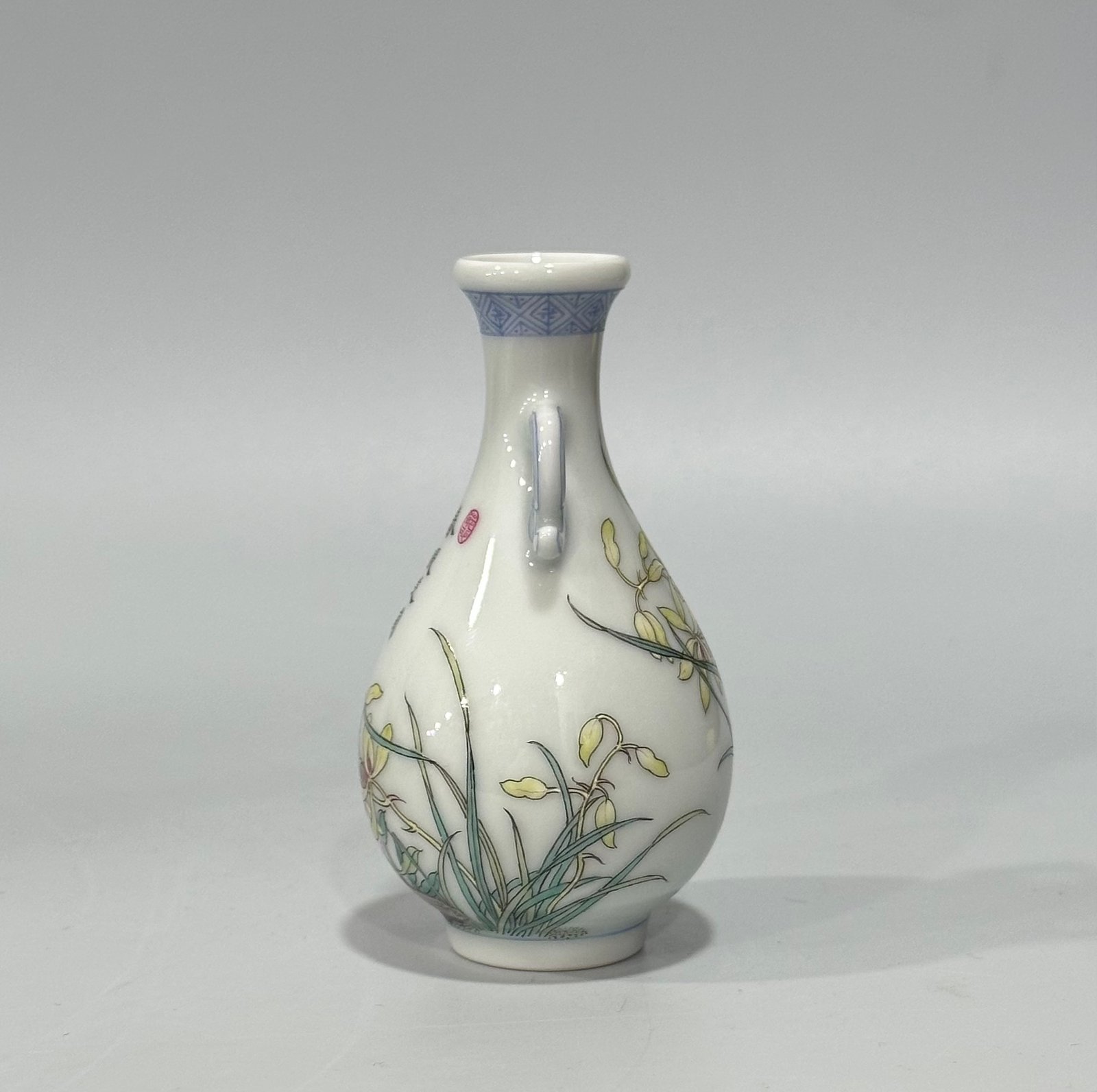 Qing Dynasty Qianlong enamel color Zhilan poetry amphorae