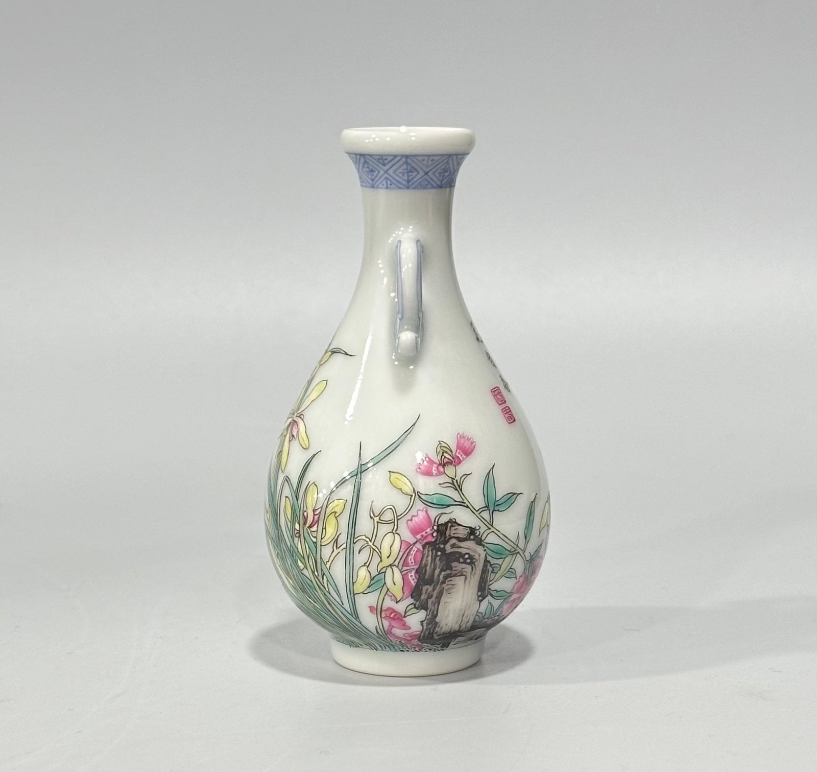 Qing Dynasty Qianlong enamel color Zhilan poetry amphorae