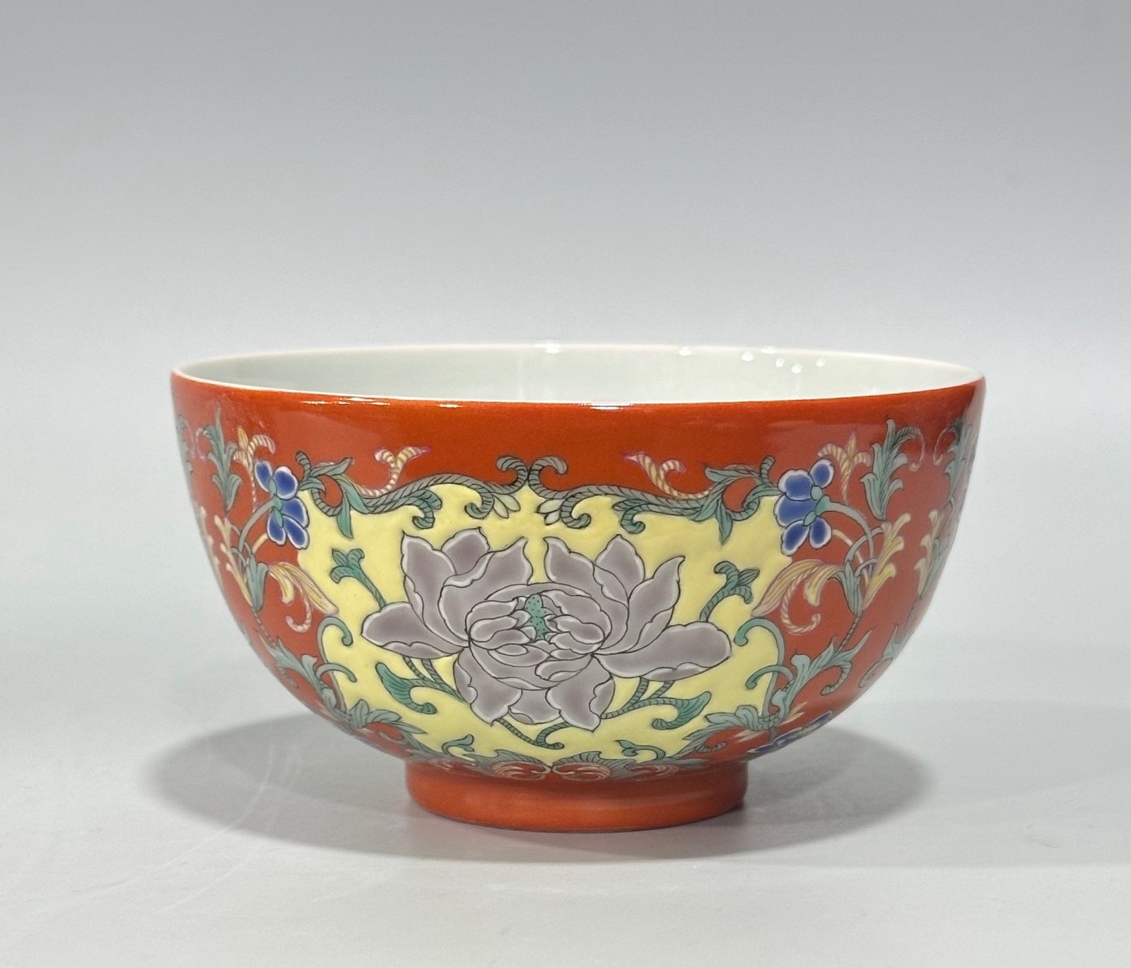 Qing Dynasty Yongzheng Yangcai coral red consecrated peony bowl