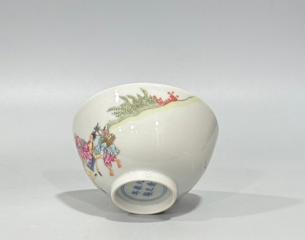 Qing Dynasty Yongzheng pastel tea cup