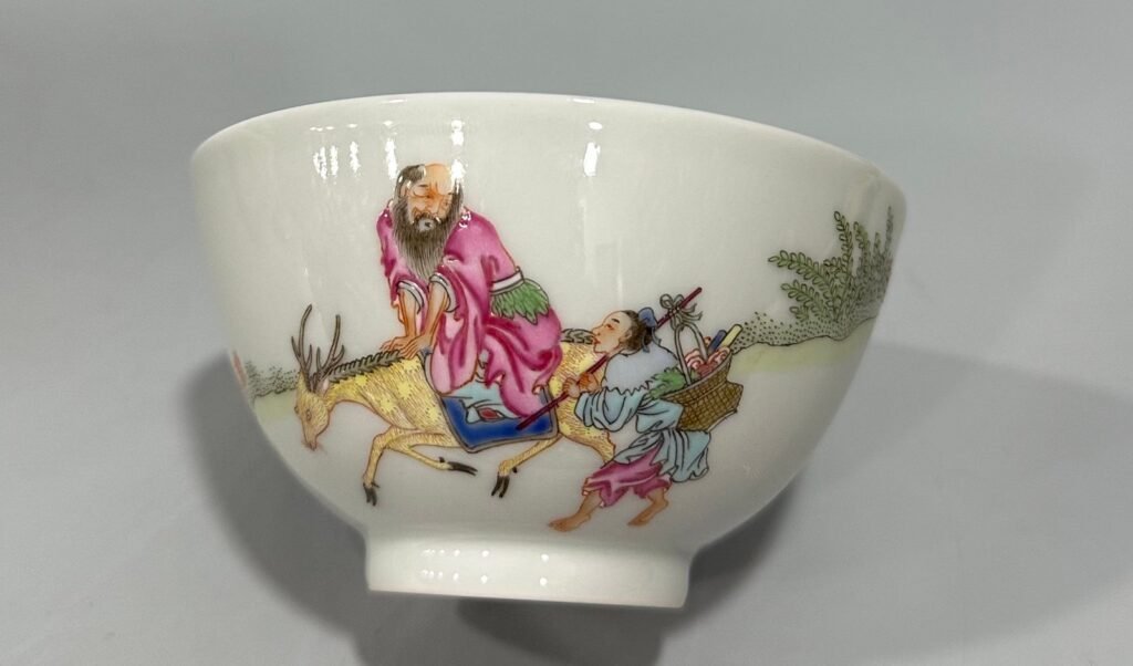 Qing Dynasty Yongzheng pastel tea cup