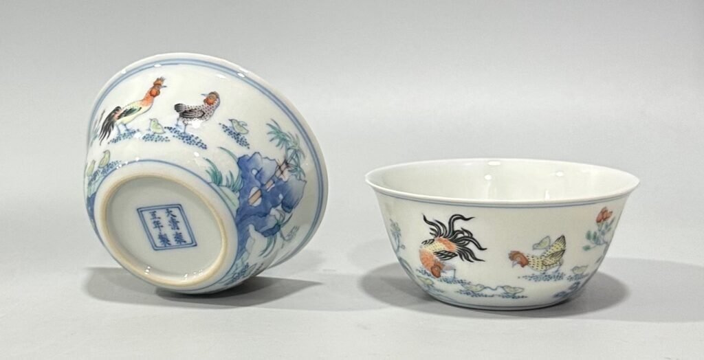 Qing Dynasty Yongzheng blue and white doucai cup