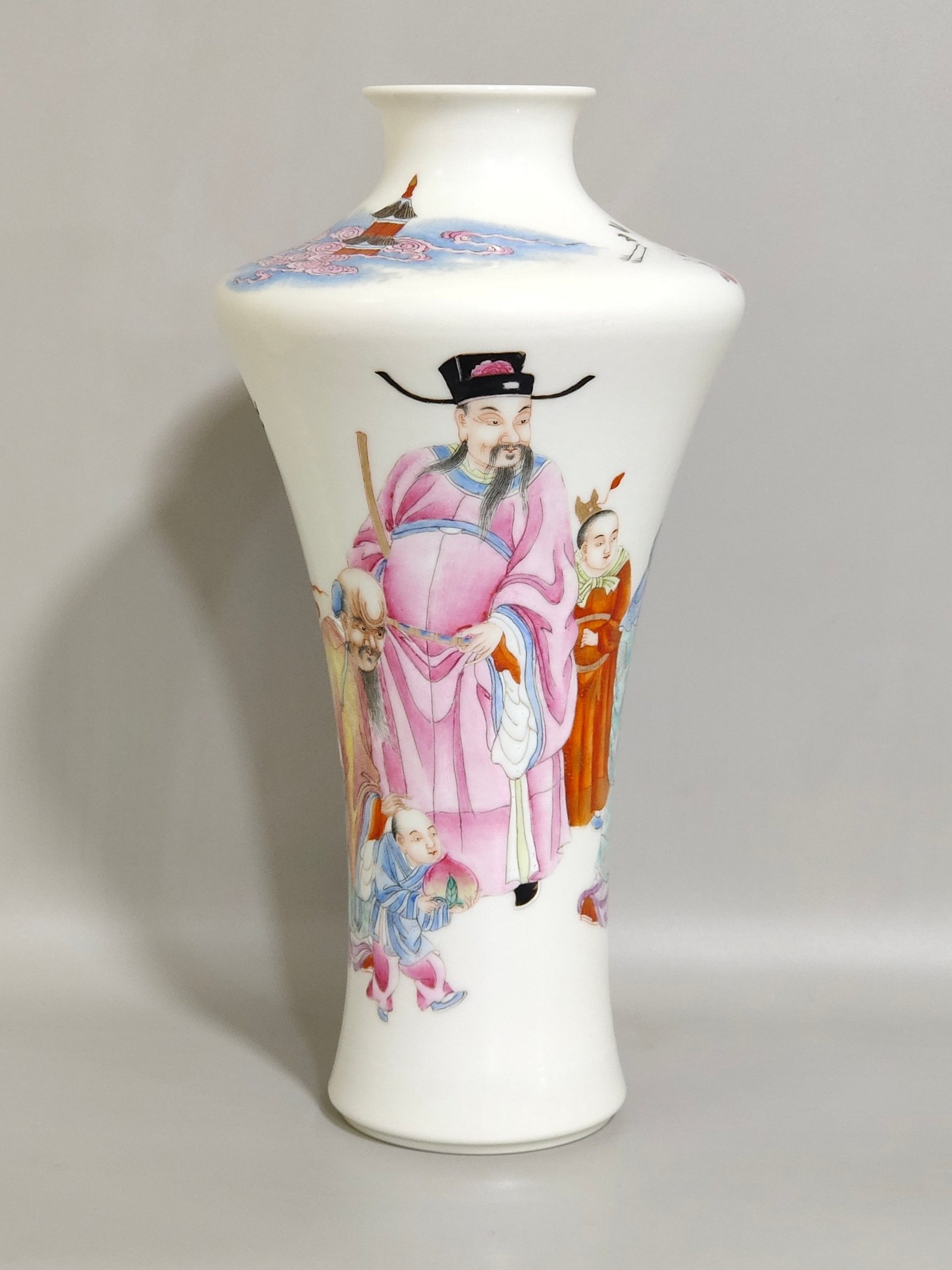 Qing Dynasty Hongxian Three-star gift vase