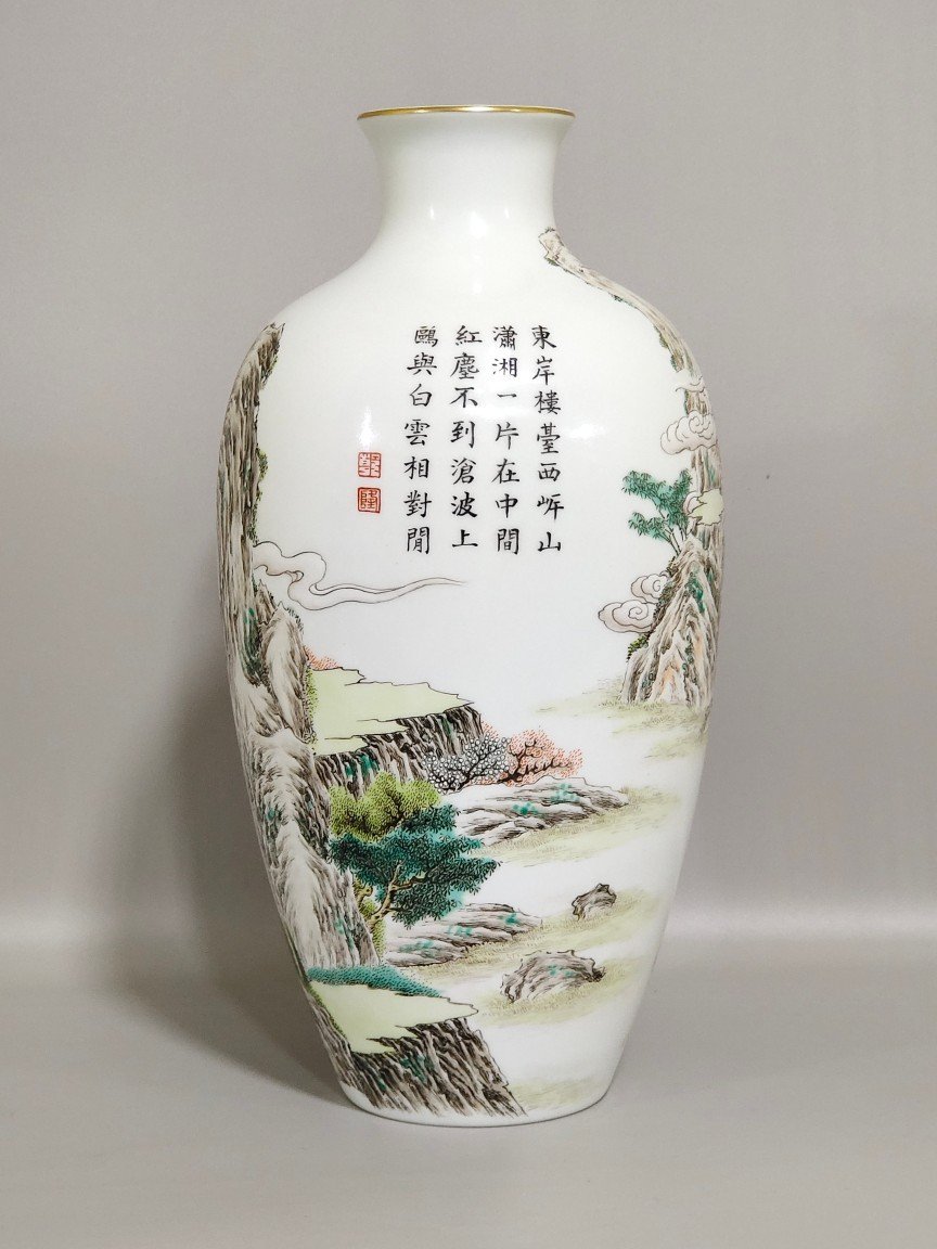 Qing Dynasty plum vase Burner in the Hongxian year with ink and color paintings