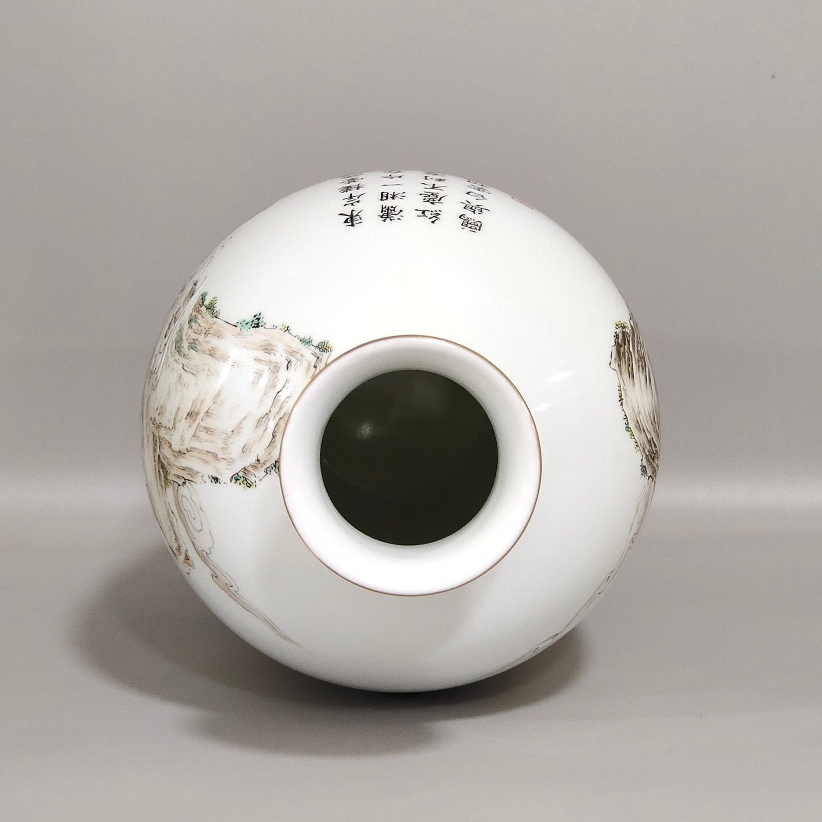Qing Dynasty plum vase Burner in the Hongxian year with ink and color paintings