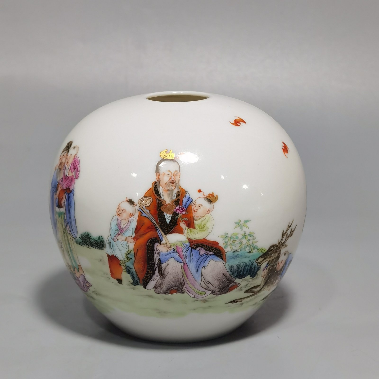 Qing Dynasty Hongxian year-Burner Putai pastel water bowl with the three stars