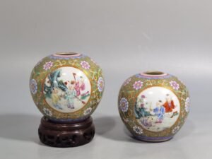 Qing Dynasty Hongxian year Gemdale pink color window baby play basin