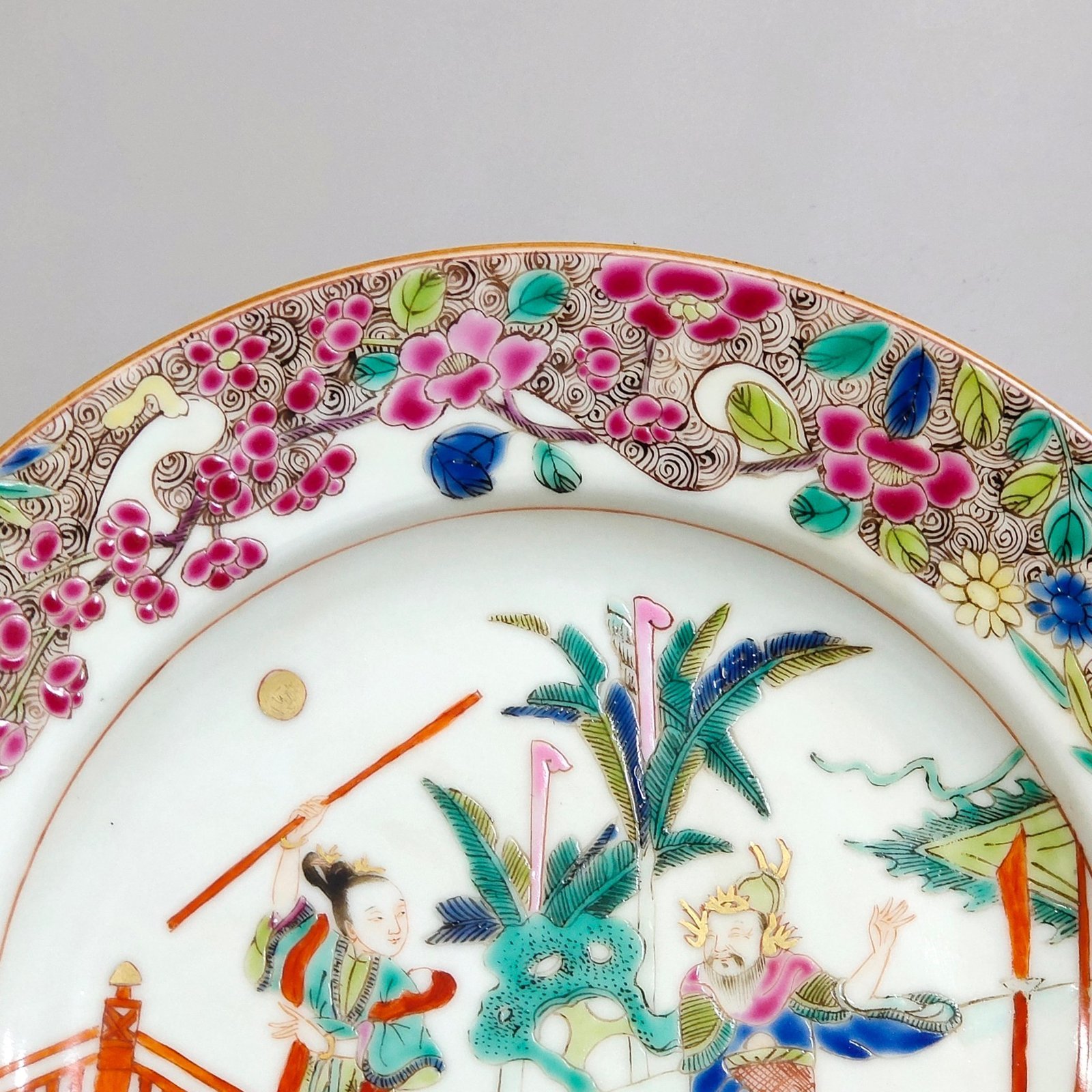 Qing Dynasty Overseas return and export character story plate