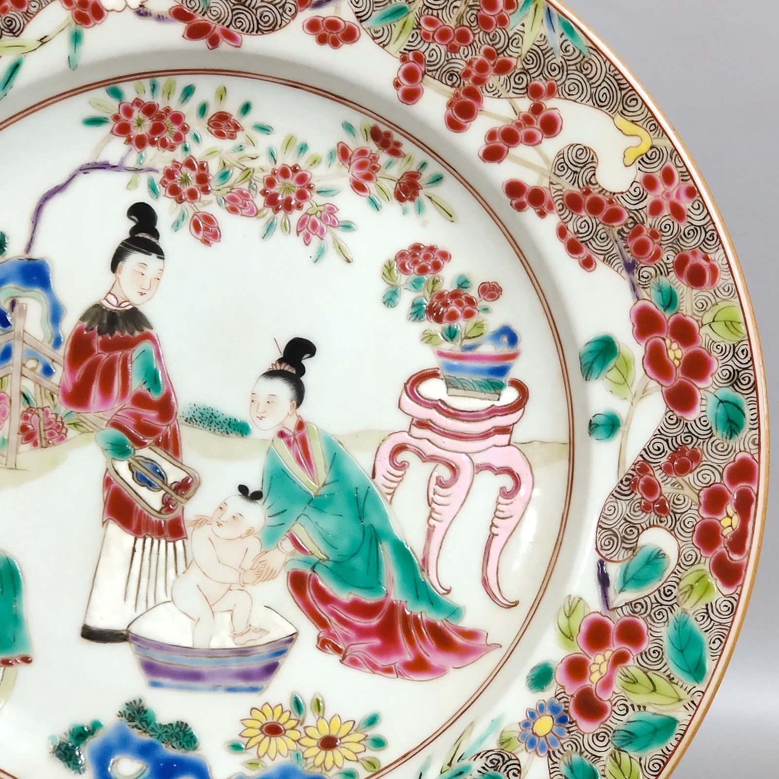 Qing Dynasty Overseas export sales of ladies’ belt picture plate