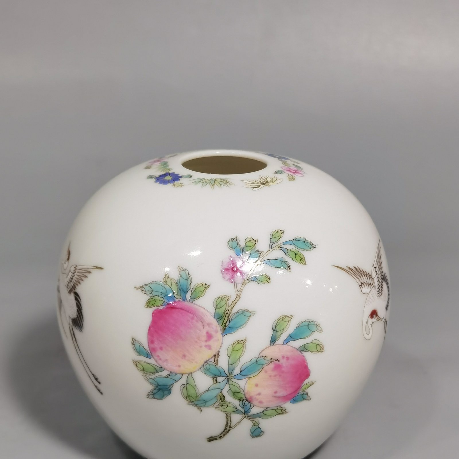 Qing Dynasty Qianlong thin-bodied pastel water bowl