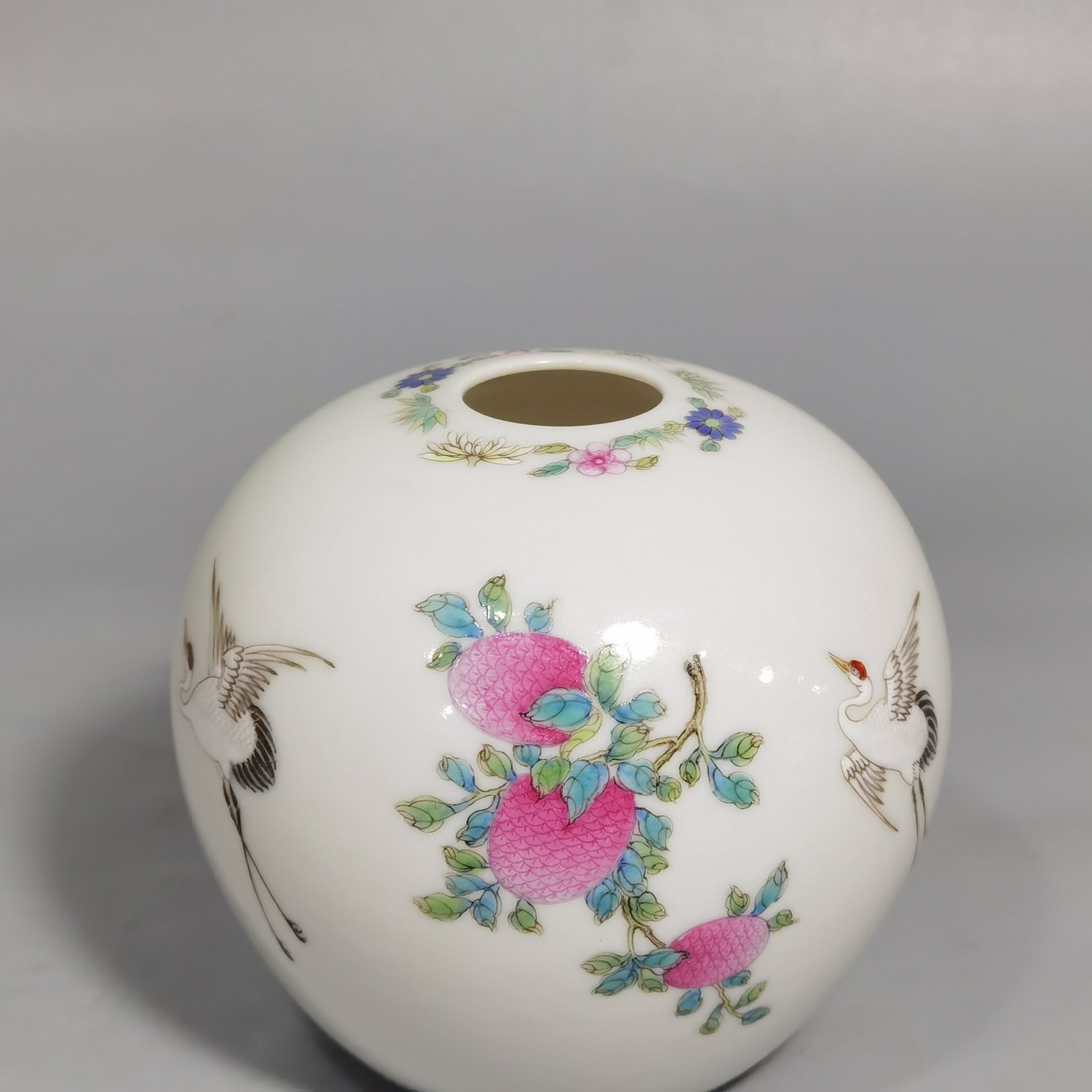 Qing Dynasty Qianlong thin-bodied pastel water bowl
