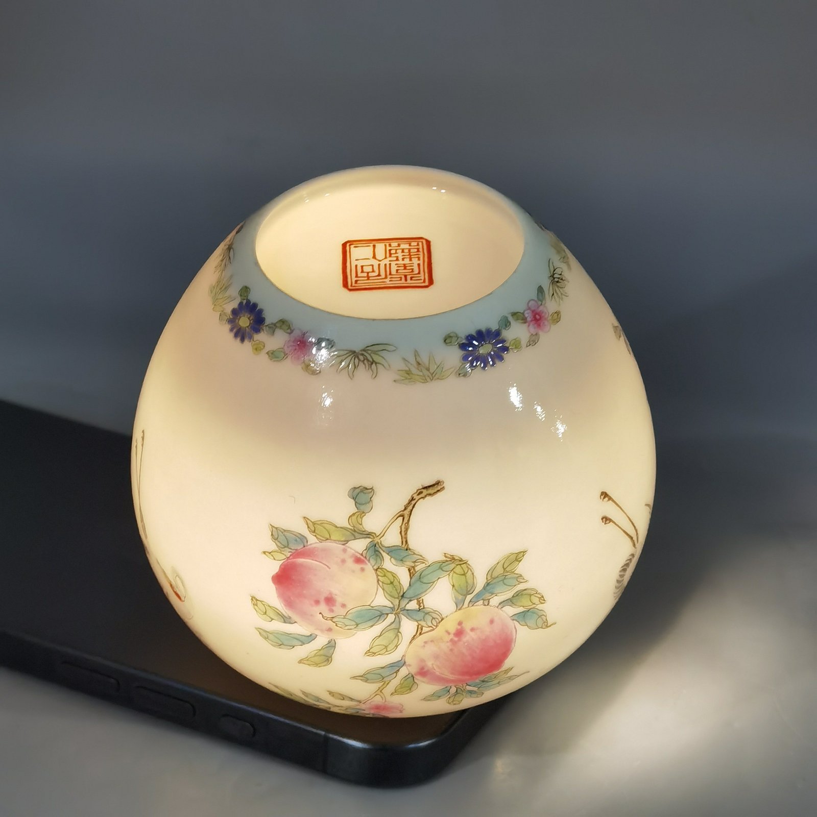 Qing Dynasty Qianlong thin-bodied pastel water bowl