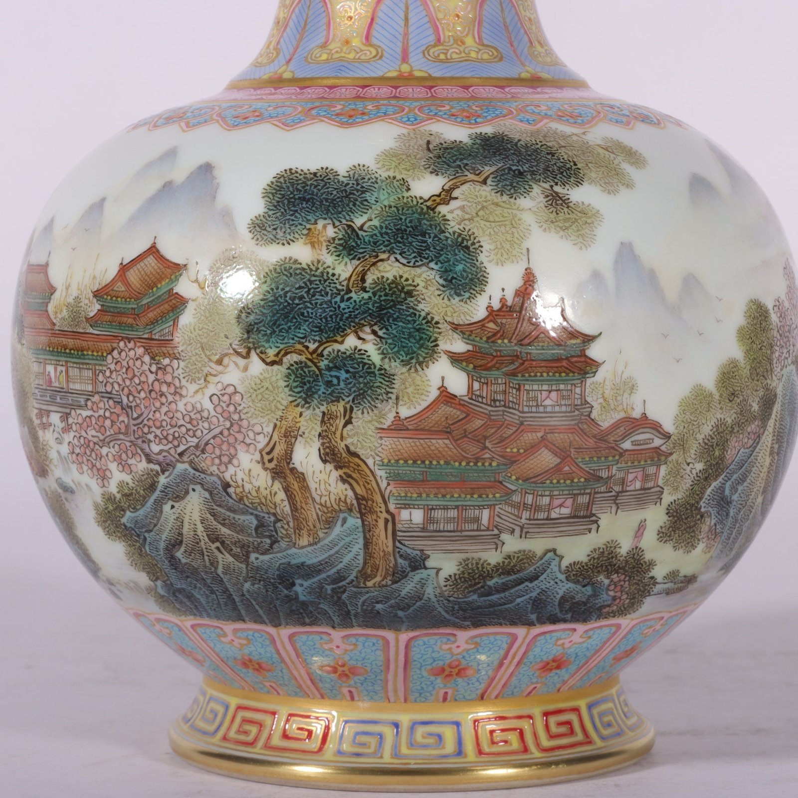 Qing Dynasty Qianlong enamel filigree Gu Yuexuan vase