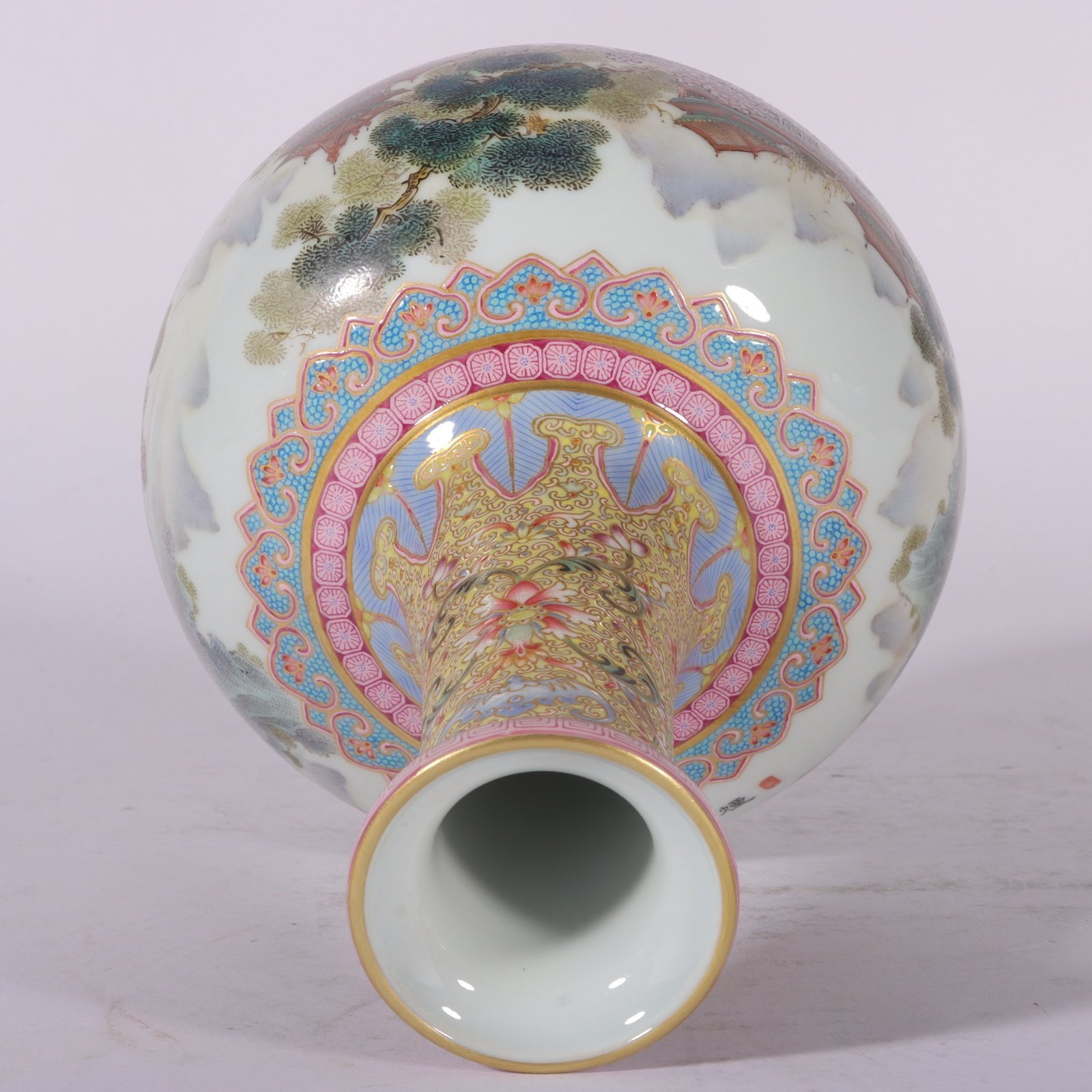 Qing Dynasty Qianlong enamel filigree Gu Yuexuan vase