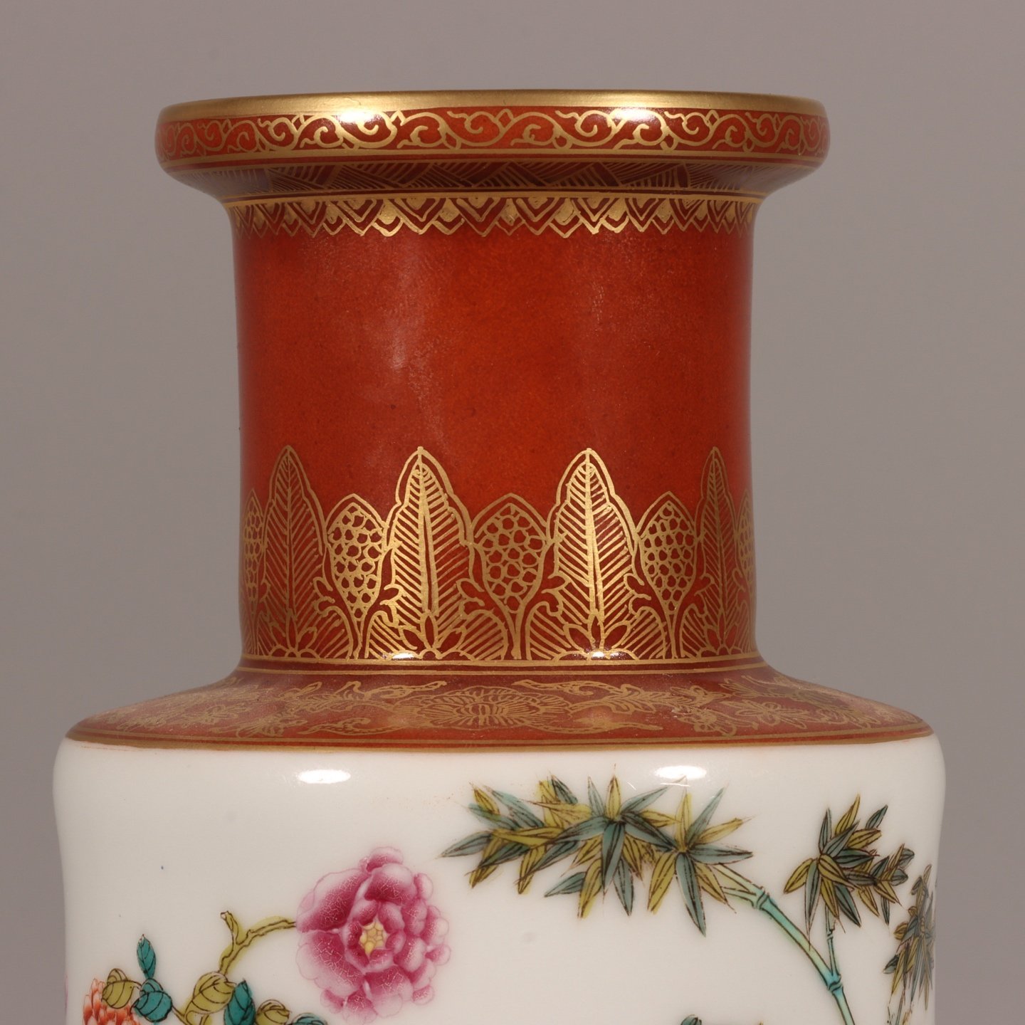 Qing Dynasty Qianlong enamel color and gold-painted mallet vase