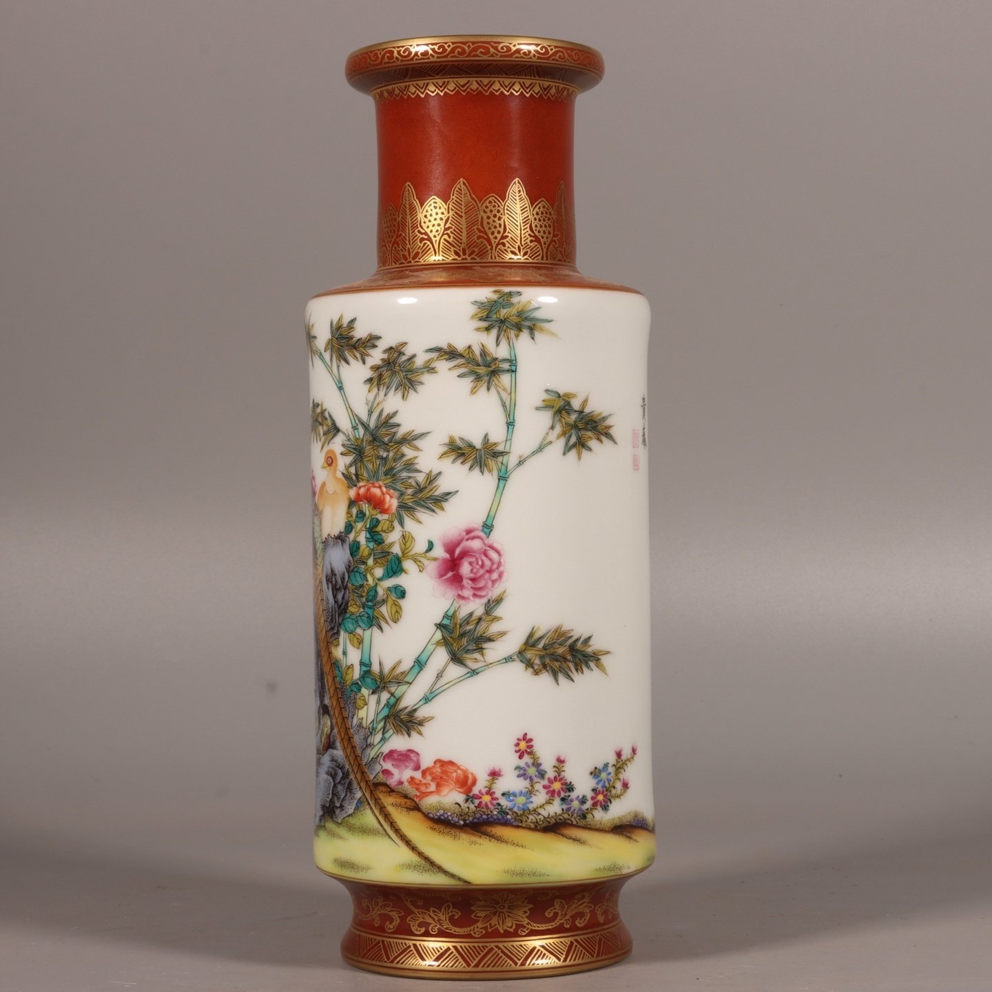 Qing Dynasty Qianlong enamel color and gold-painted mallet vase