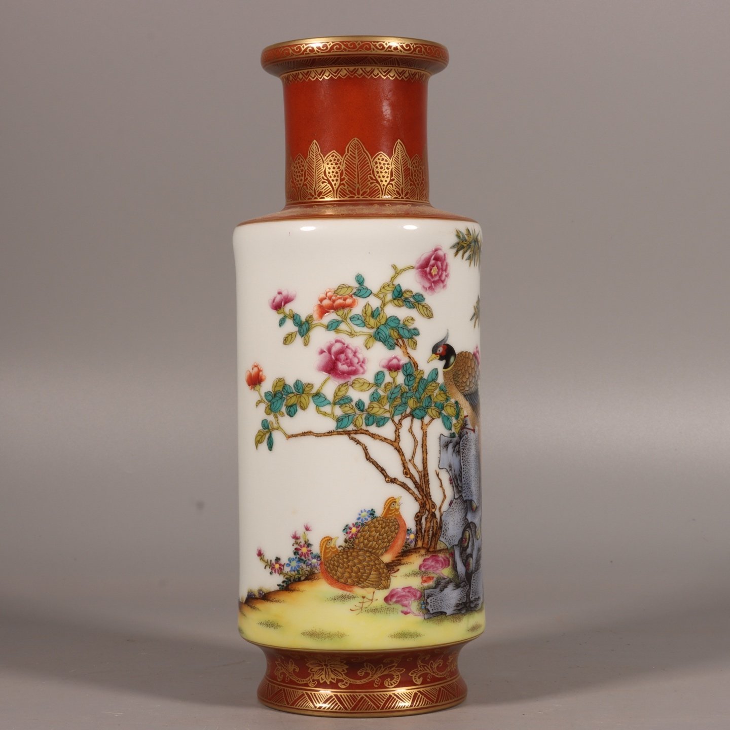 Qing Dynasty Qianlong enamel color and gold-painted mallet vase