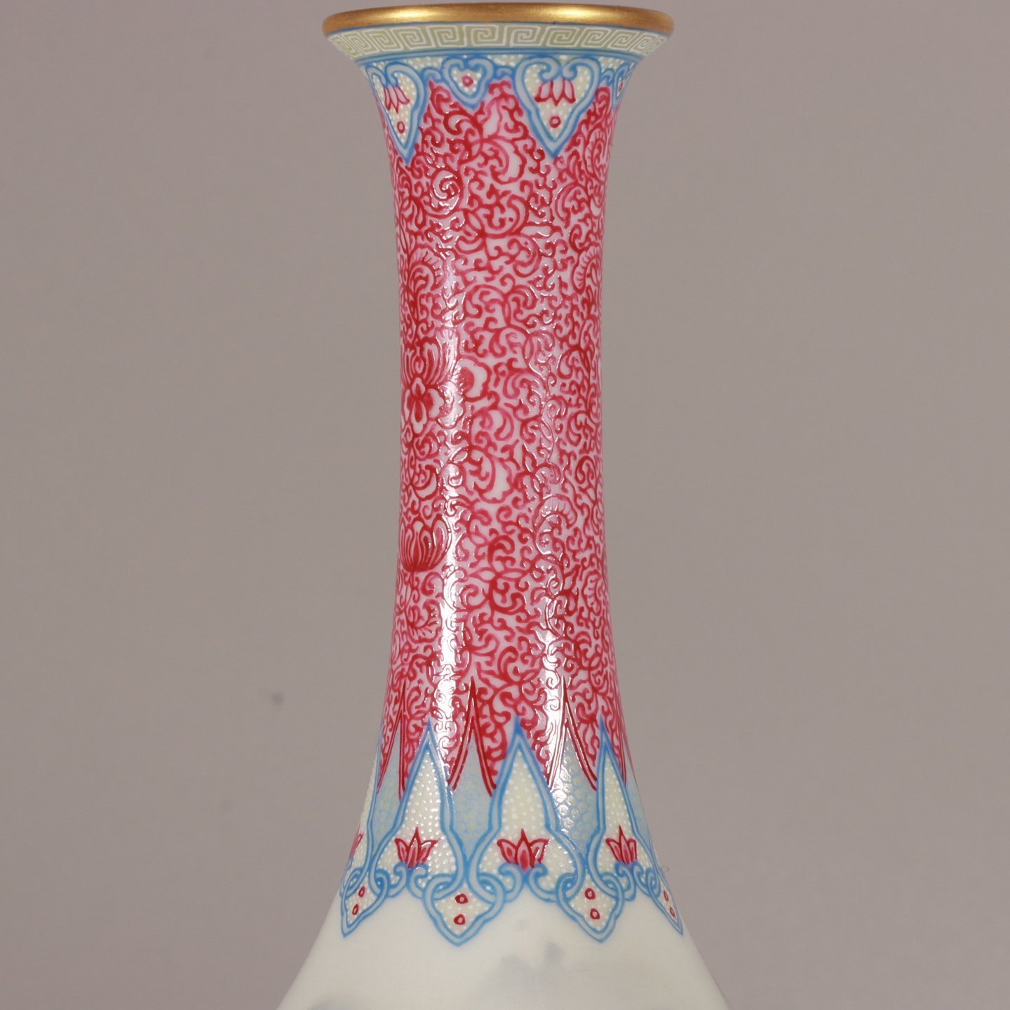 Qing Dynasty Qianlong of enamel agate vase
