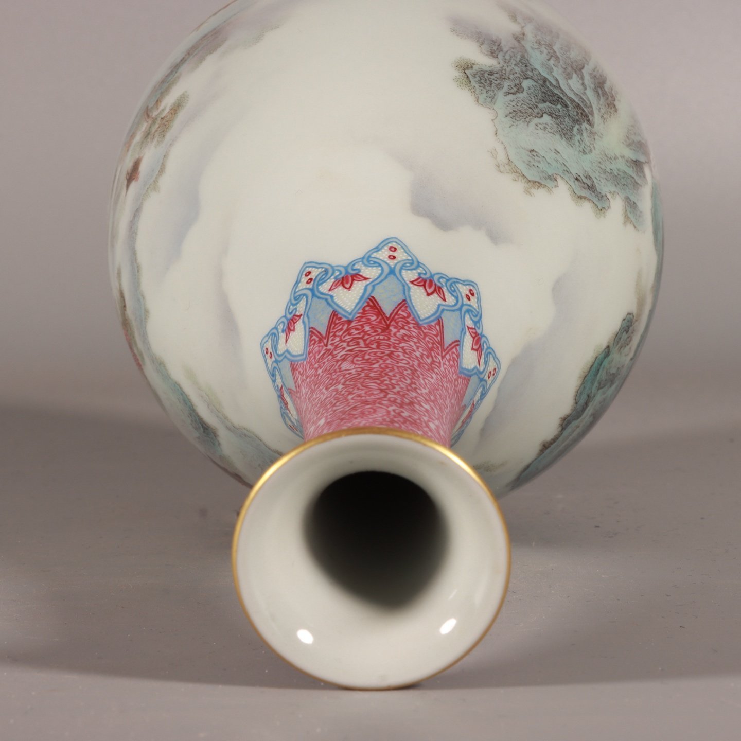 Qing Dynasty Qianlong of enamel agate vase