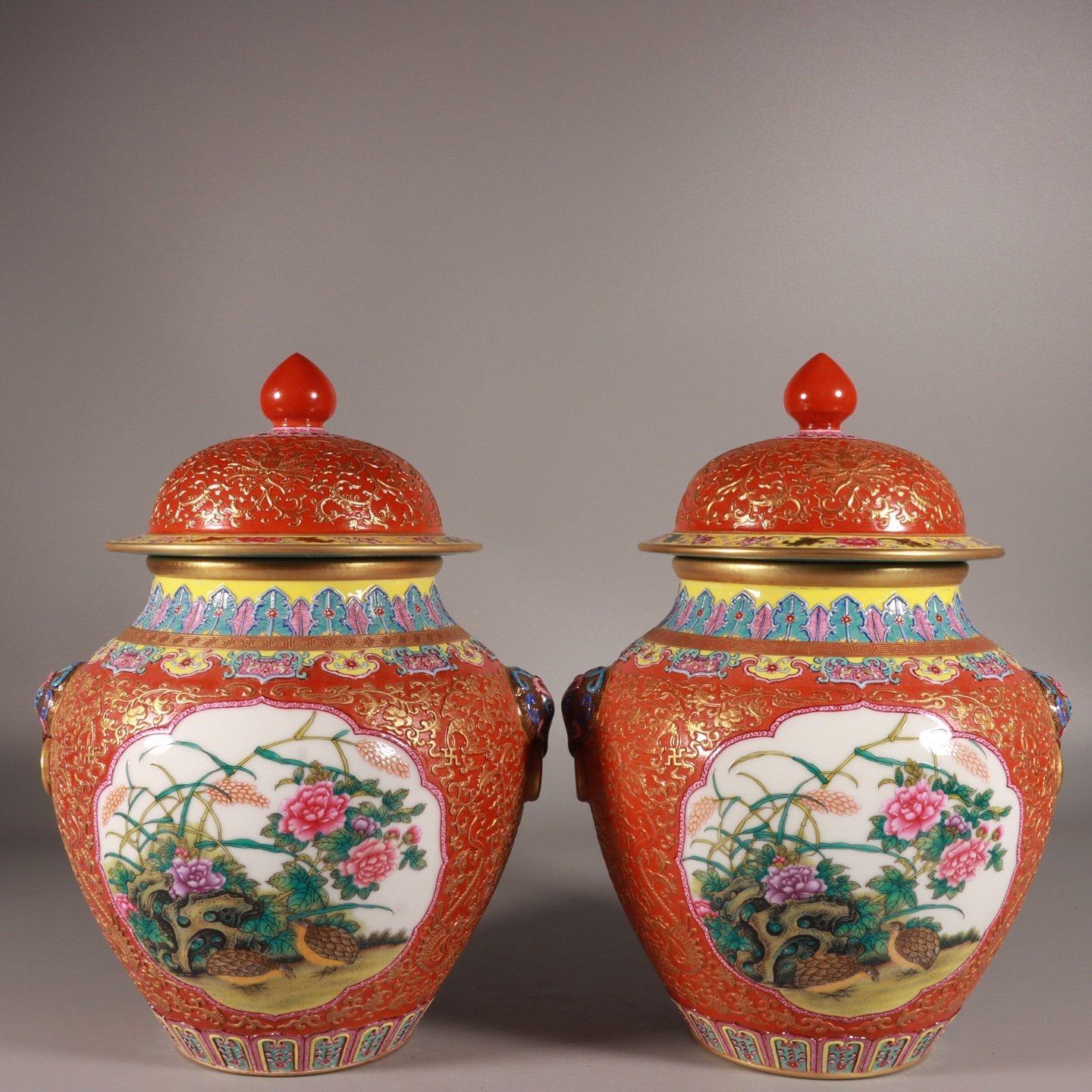 Qing Dynasty Qianlong enamel vitriol red and gold