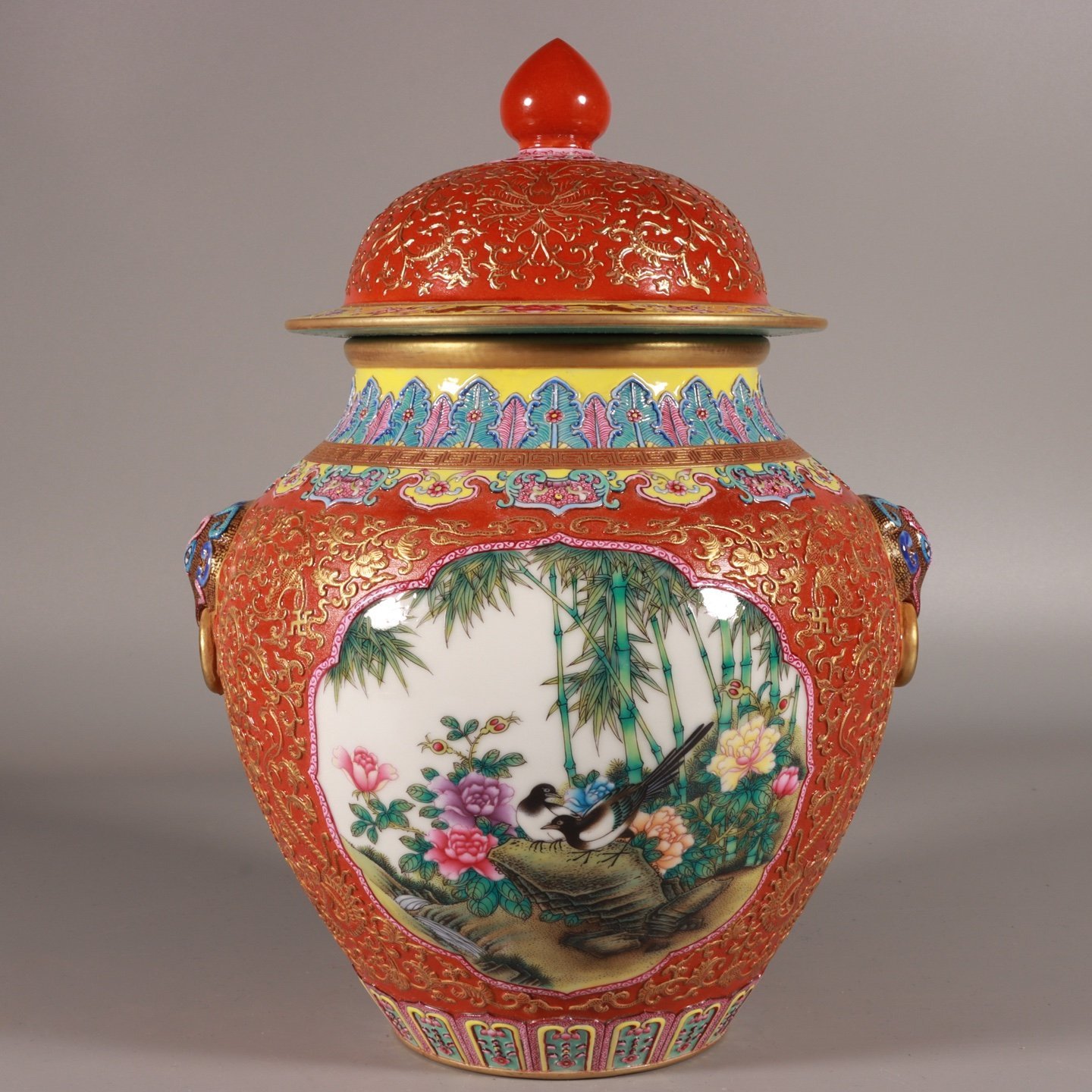 Qing Dynasty Qianlong enamel vitriol red and gold